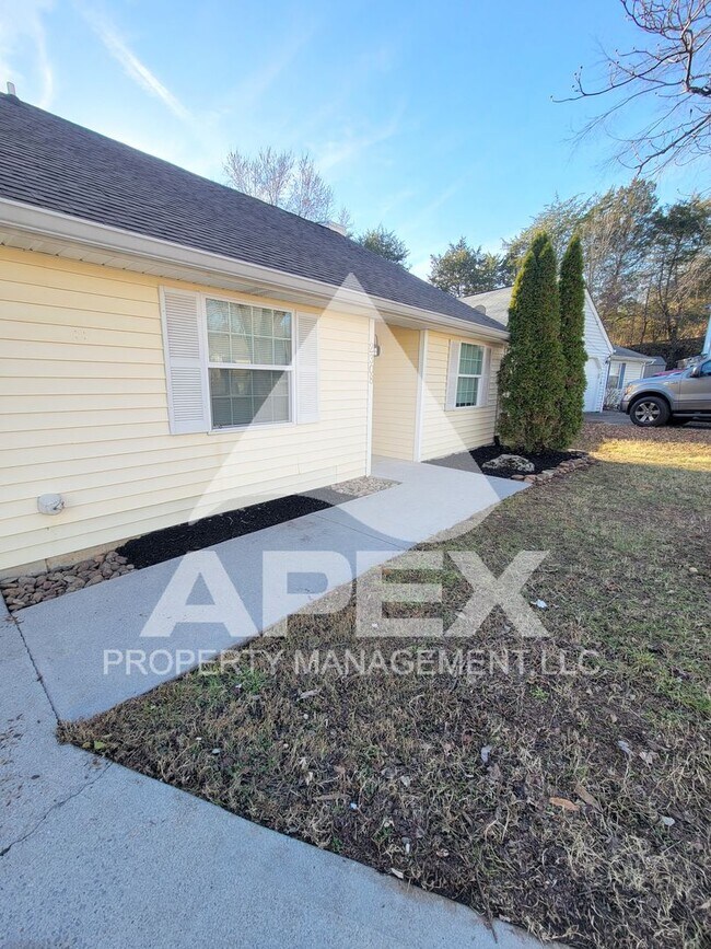 Photo - Beautiful 3 Bd - 2 Ba Single Family home i...