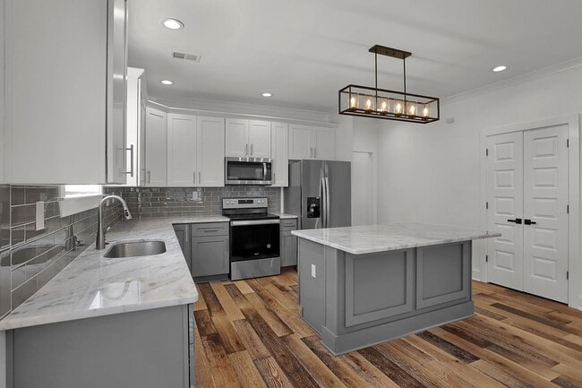 Foto del edificio - 2374 Forrest Ave