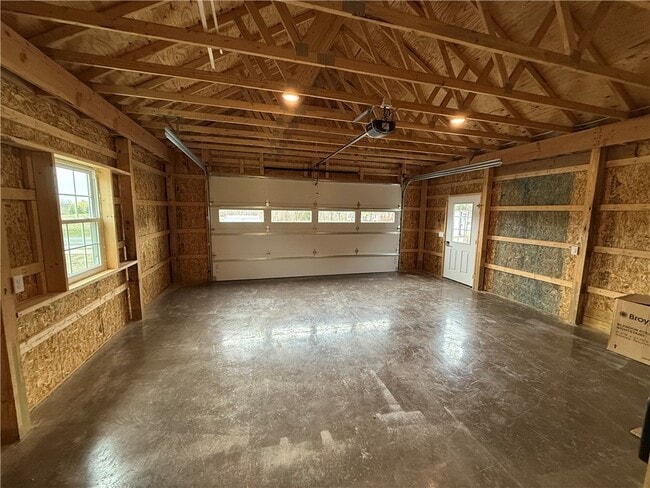 Building Photo - 2002 Maes Lndg