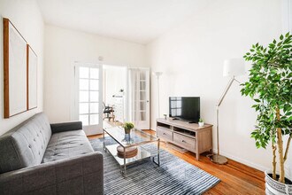 Building Photo - 223 E 14th St