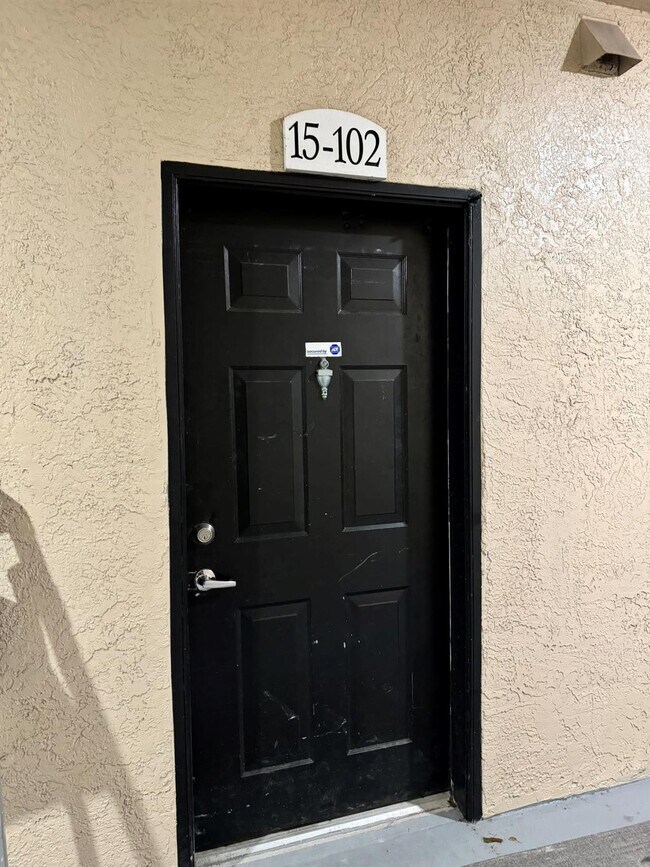 Building Photo - 15145 Michelangelo Blvd