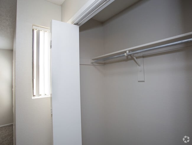 2Bd/2.5 Town Home - Meridian