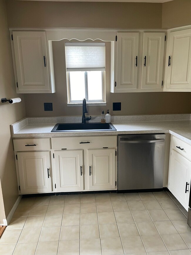 Building Photo - 4113 Telegraph Rd