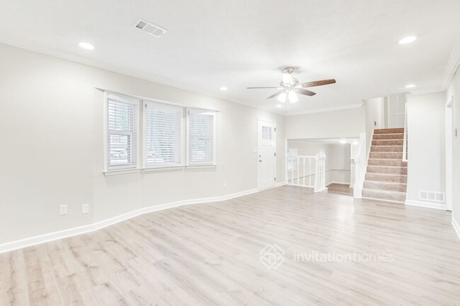 Building Photo - 5318 Zachary Dr