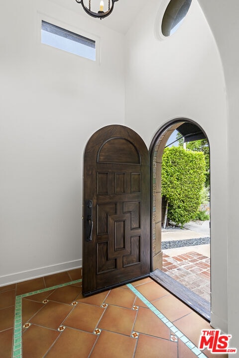 Foto del edificio - 435 Westmount Dr