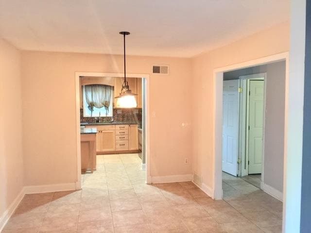 Building Photo - 89 Ericson Rd