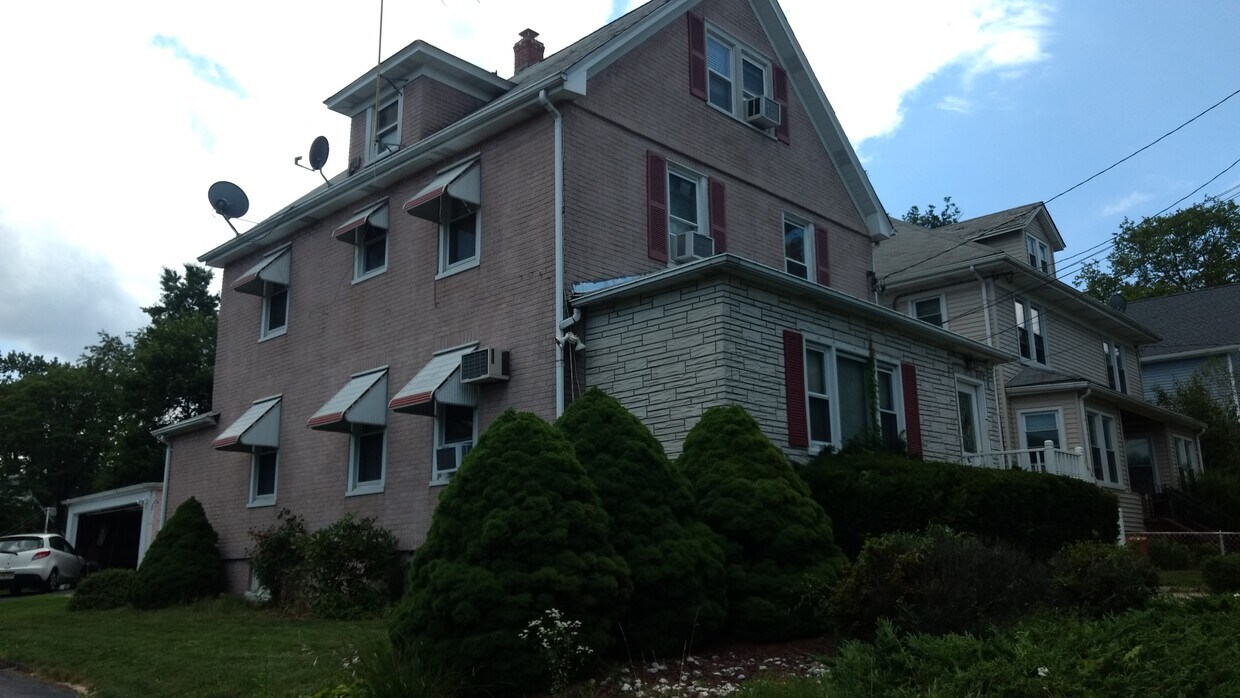 67 Bloomfield Ave Unit 1, River Edge, NJ 07661 Apartments in River