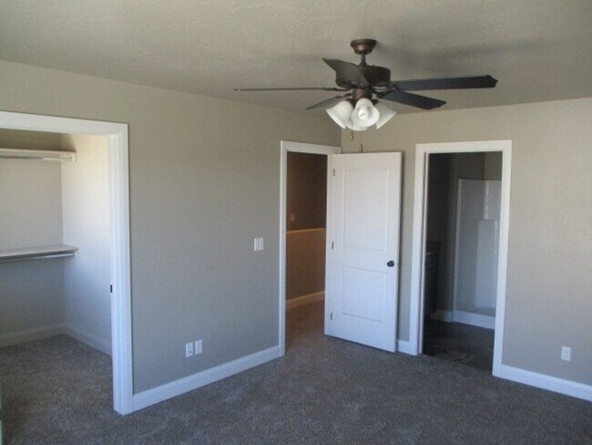 Foto del edificio - Move-In Discount - 3 Bed - 2.5 bath Town home in the heart of Cedar City!