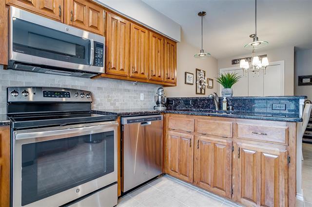 Foto del edificio - 4121-4123 Spring Meadow Ln