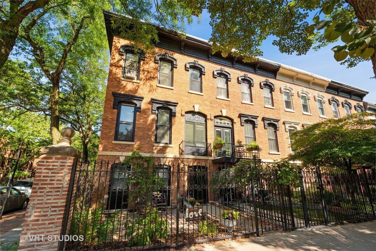 Primary Photo - 358 W Wisconsin St