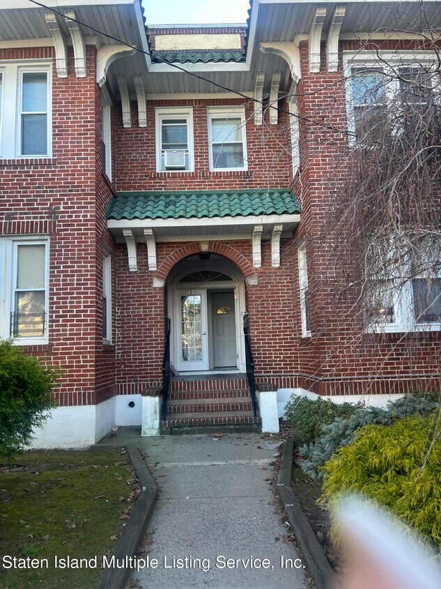 Primary Photo - 542 BROADWAY-