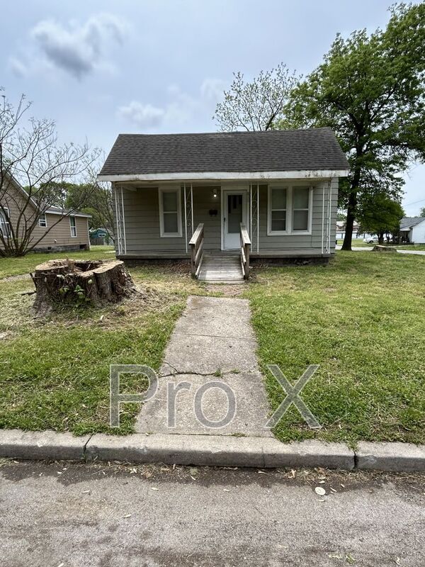 Foto principal - 815 W 6th St