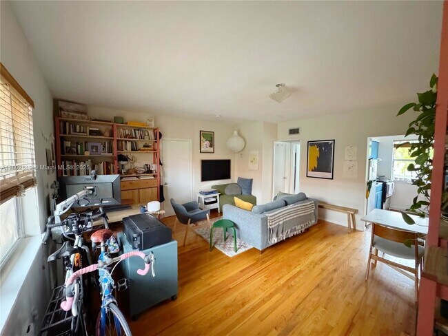 Foto del edificio - 736 13th St