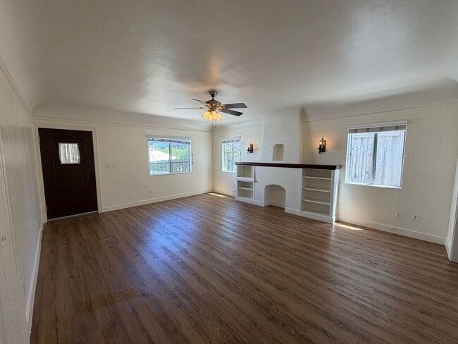 Building Photo - Belmont Heights/Zaferia District 2 bedroom 1 bath Home