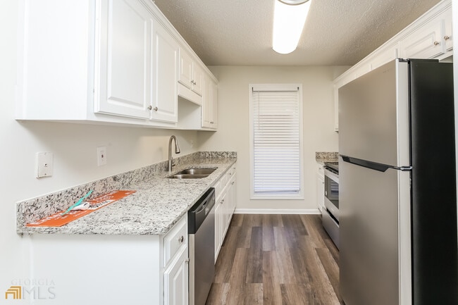 Building Photo - 419 Harpy Eagle Dr