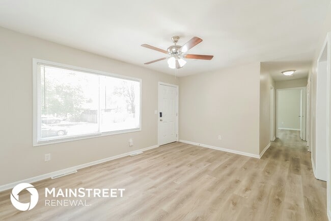 Foto del edificio - 10712 Bennington Ave