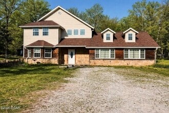 Building Photo - 8464 Carver Rd