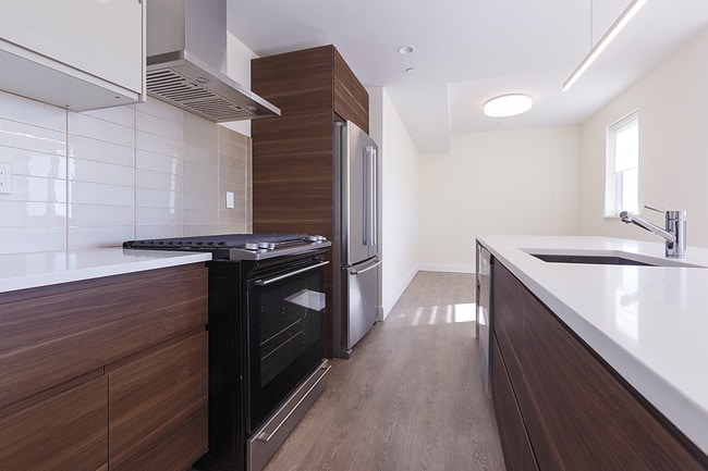 Building Photo - Longwood Terrace