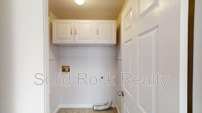 Building Photo - 3483 Mountainside Dr