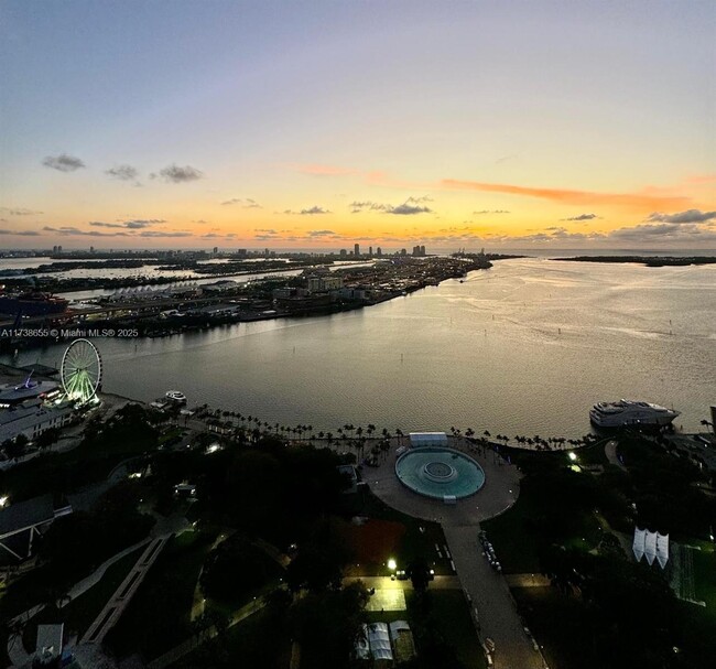 Foto del edificio - 50 Biscayne Blvd