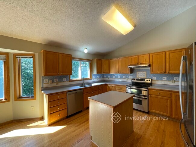 Foto del edificio - 13470 Dellwood Way