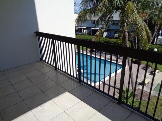 Foto del edificio - 2707 NE 14th Street Causeway