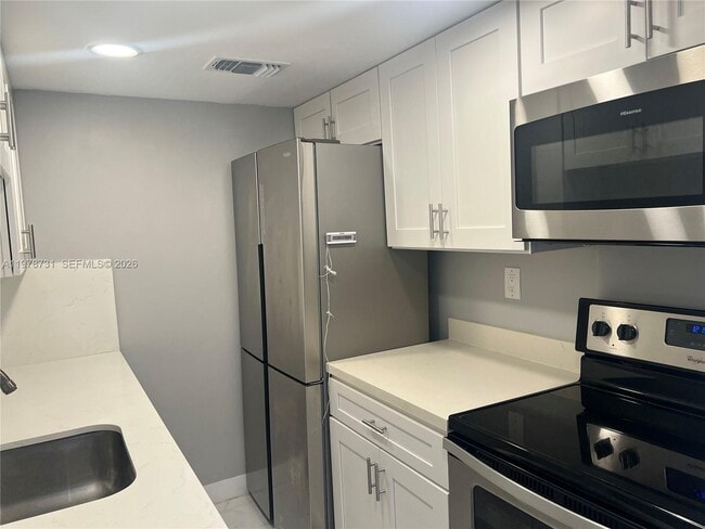 Building Photo - 3304 Virginia St