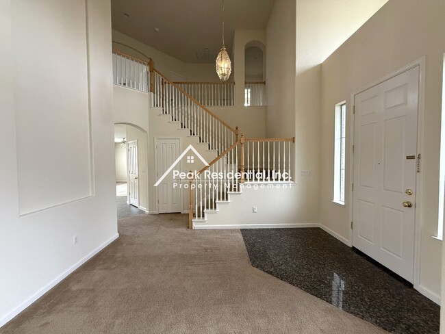 Building Photo - Spacious Rancho Cordova 5bd/3ba Home with ...