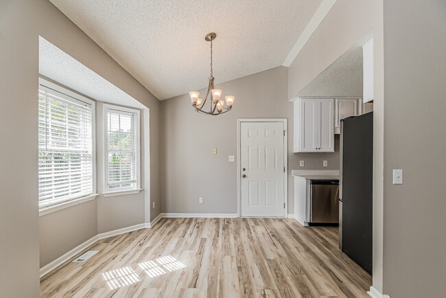 Building Photo - 1012 S Willhaven Dr