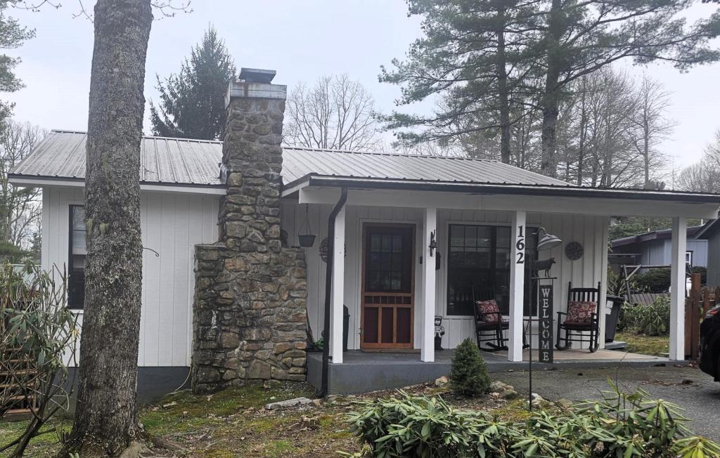 Photo - 162 Black Pine Rd