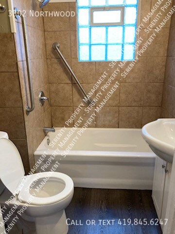 Building Photo - Spacious and Pet Friendly Single Family Ho...