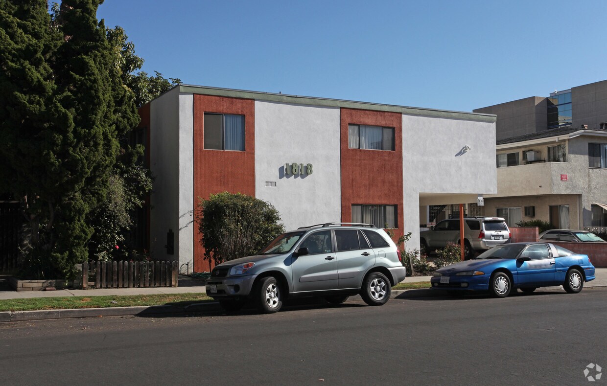Building Photo - 1816-1818 Corinth Ave