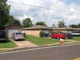 Building Photo - Verhalen Duplexes