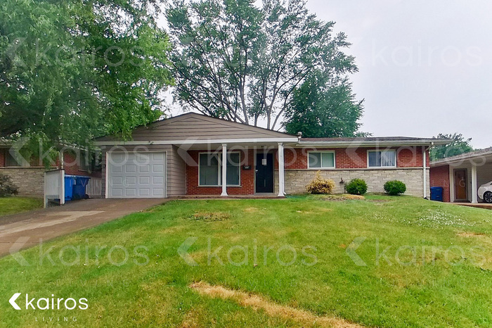 Primary Photo - 225 Naomi Avenue