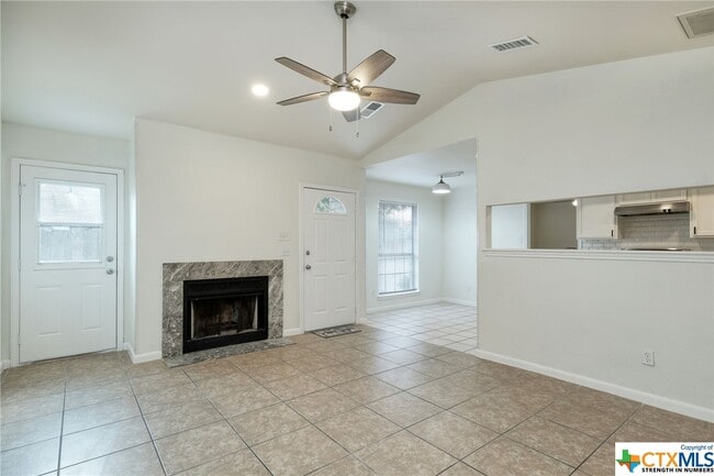 Building Photo - 615 Luther Dr