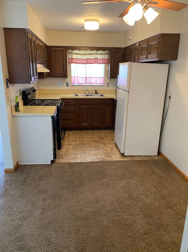 Kitchen - 1241 Main Ave