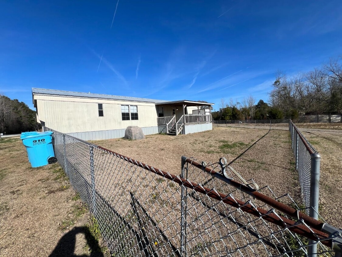 Primary Photo - 3251 Burgaw Hwy