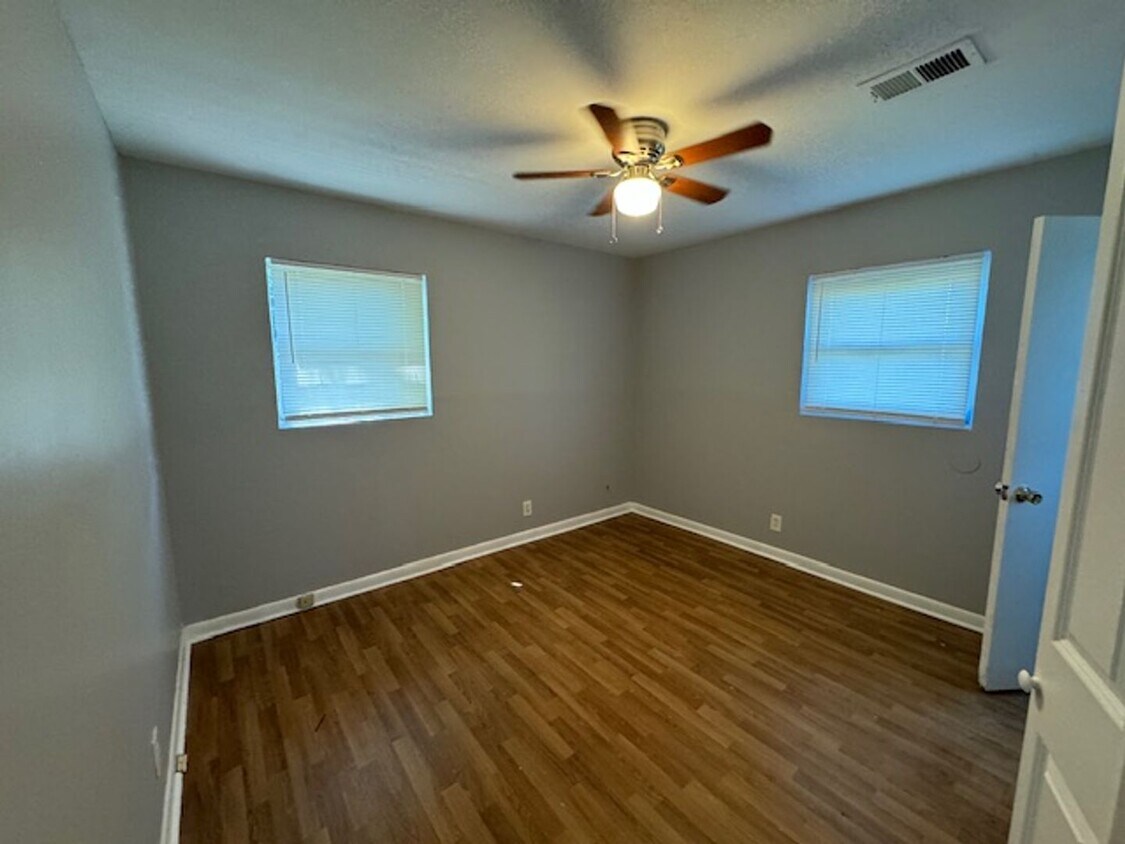 Foto del edificio - 650 American Blvd