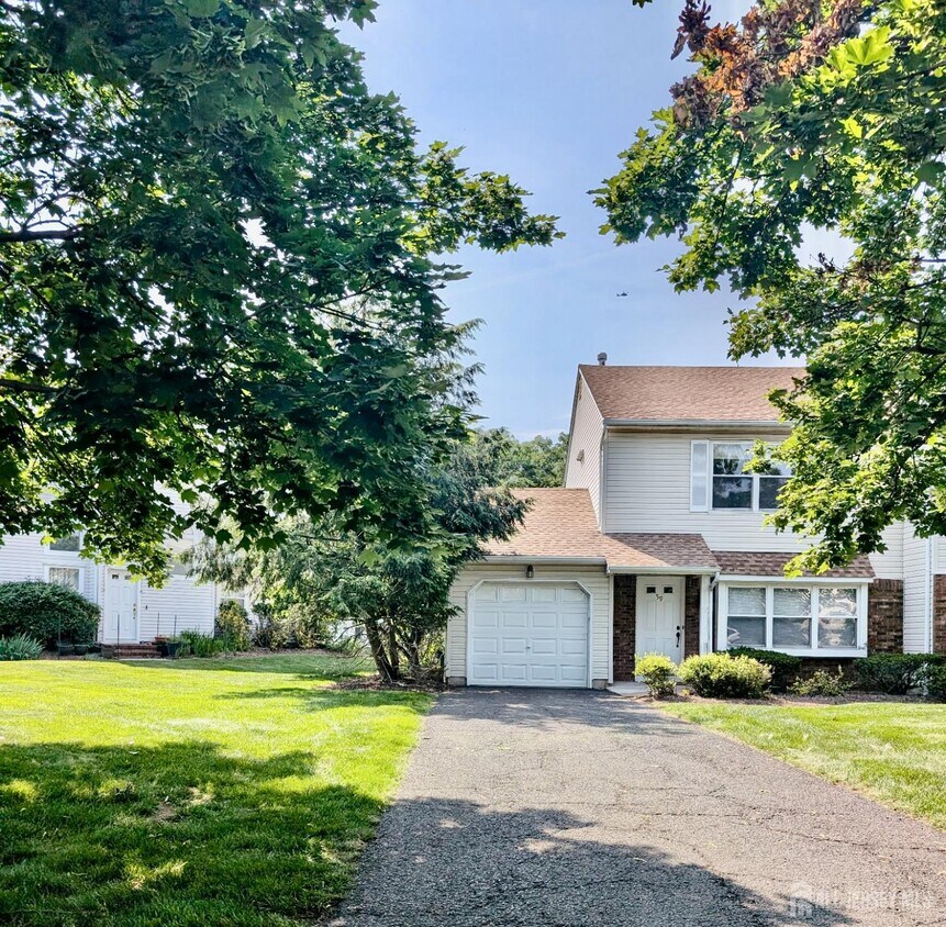 Foto principal - 59 Castle Pointe Blvd