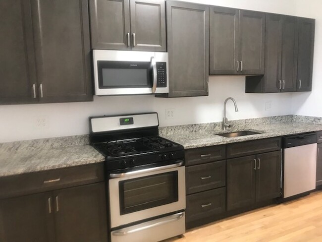 Interior Photo - 7000 Sheridan Apartments