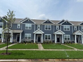 Building Photo - 2272 Barbera Dr