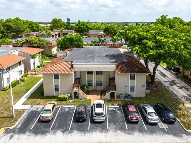 Foto del edificio - 9802 Hammocks Blvd