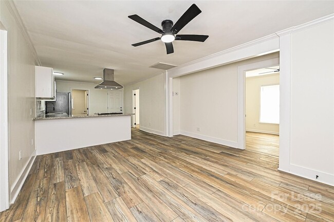 Foto del edificio - 6616 Charlie Walker Rd