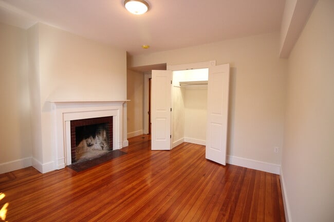 Building Photo - 67 Beech Glen St