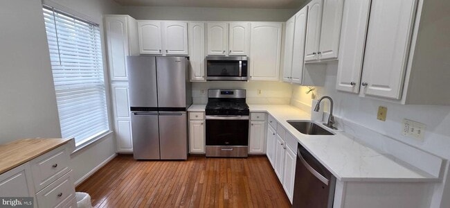 Building Photo - 20544 Blue Heron Terrace