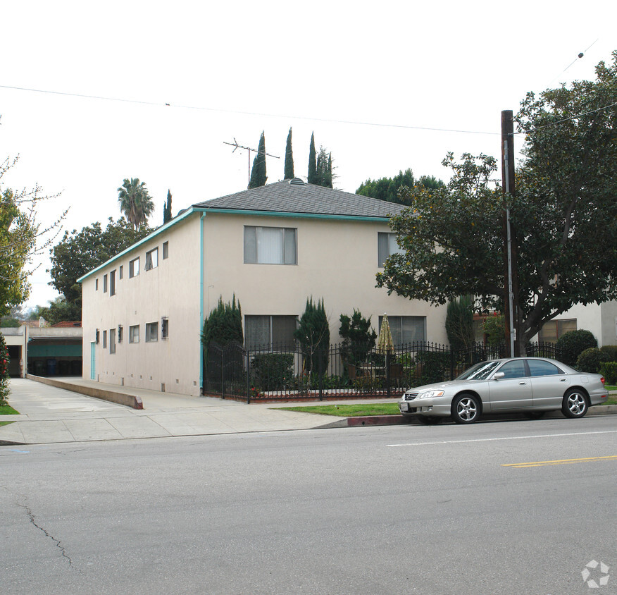 Building Photo - 12222 Magnolia Blvd