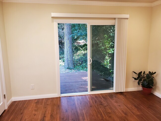 Building Photo - 30103 Palomares Rd