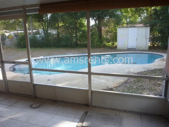 Foto del edificio - 3704 Chelsea St