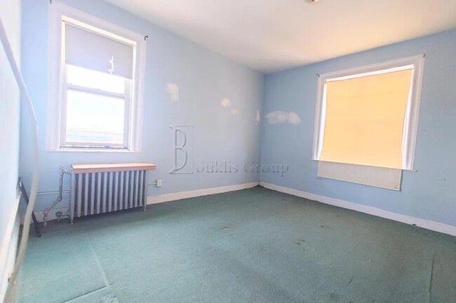 Building Photo - 2 bedroom in OZONE PARK NY 11417