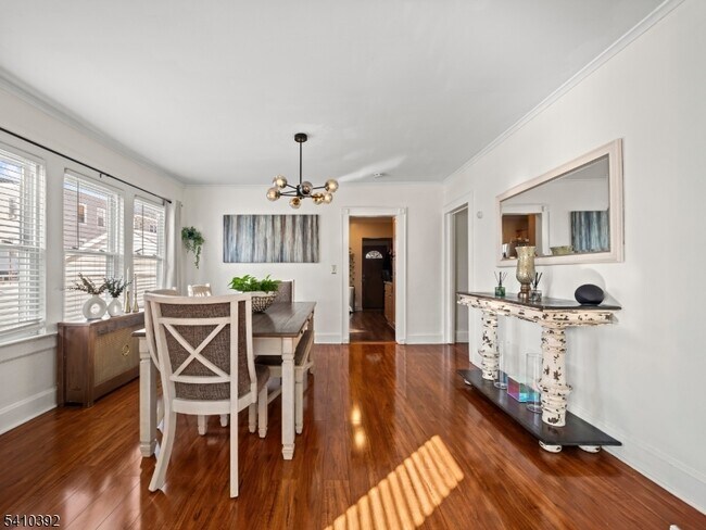 Foto del edificio - 714 Irvington Ave